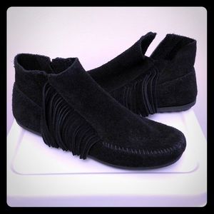 Minnetonka Side Zip Moccasins Black